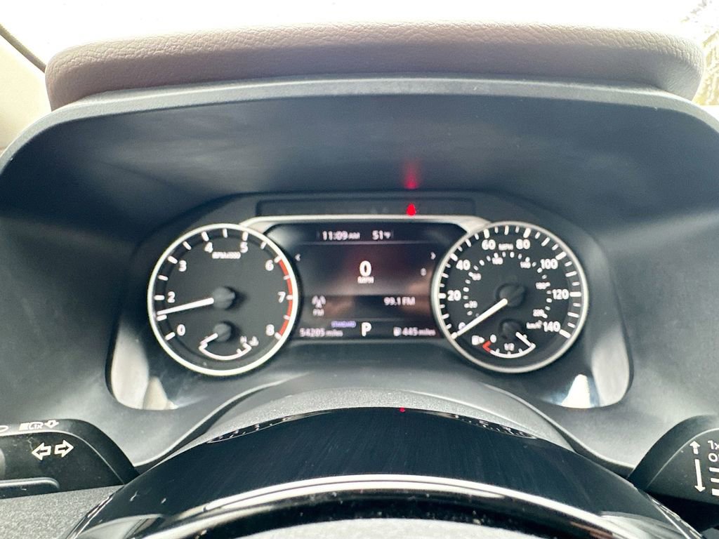 Used 2022 Nissan Rogue SV image 11