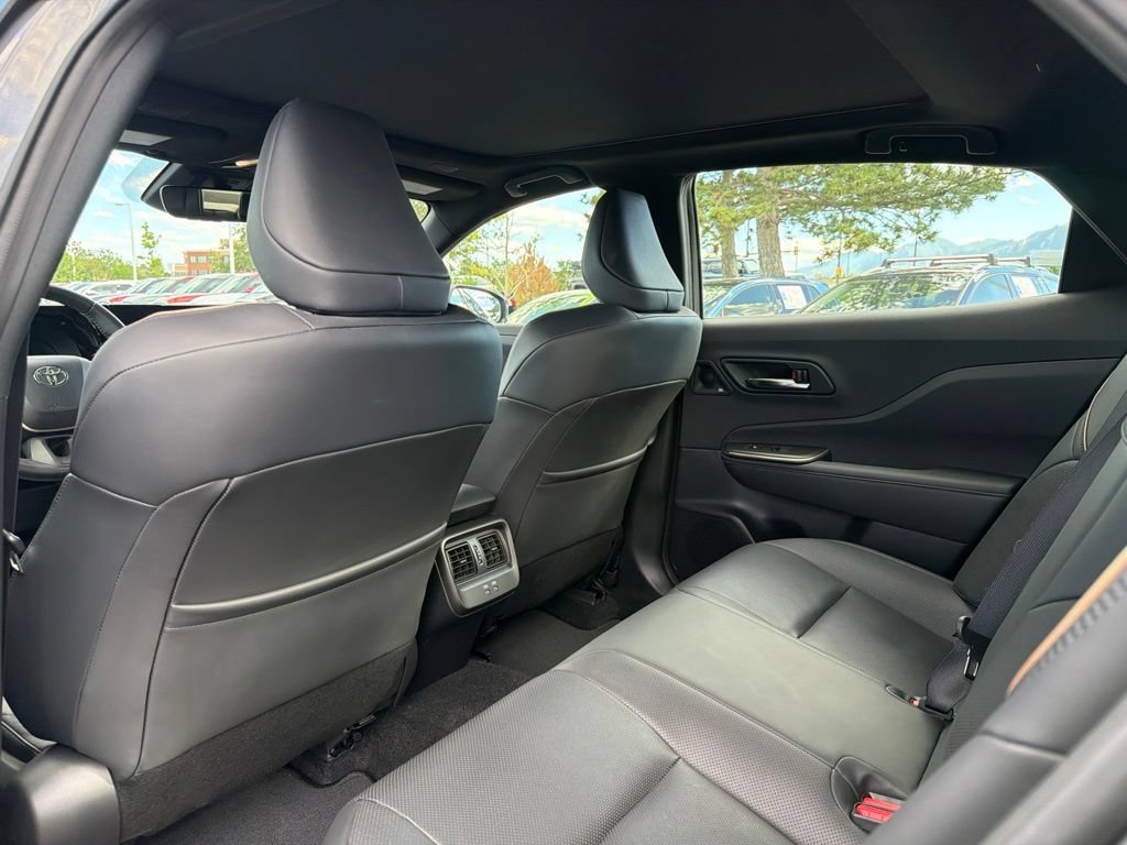 Used 2023 Toyota Crown w/ Carpet Mat Package (TMS) AWD/4WD image 21
