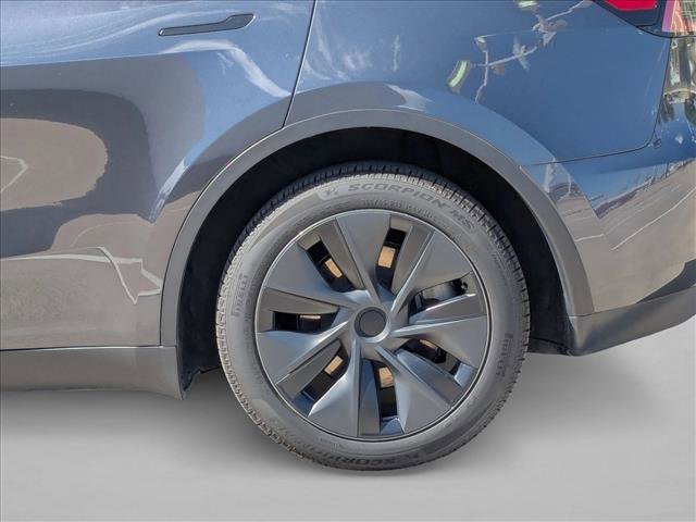 Used 2025 Tesla Model Y Long Range AWD/4WD image 24