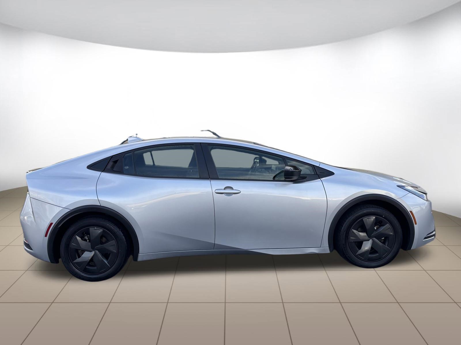 Used 2024 Toyota Prius LE image 7