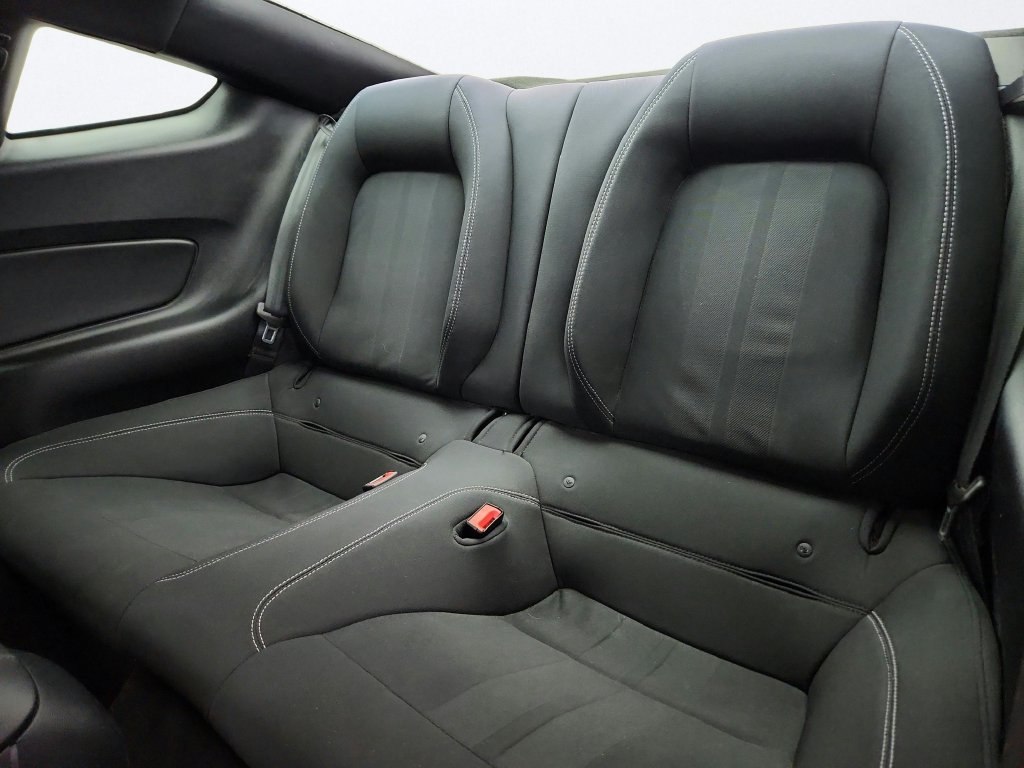 Used 2018 Ford Mustang Coupe RWD image 21