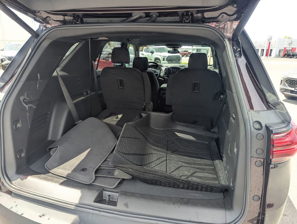 Used 2022 Chevrolet Traverse LT image 41
