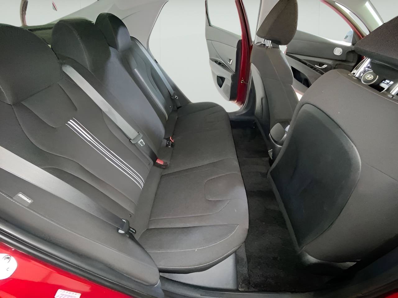 Used 2024 Hyundai Elantra SEL FWD image 11