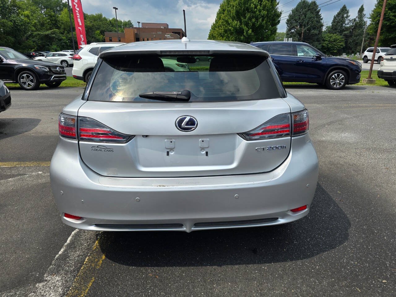 Used 2013 Lexus CT 200h w/ F Sport Pkg w/Nuluxe Trim FWD image 4