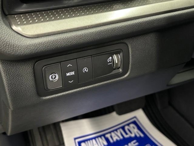New 2027 Chevrolet Traverse LT w/ Driver Confidence Package FWD image 21