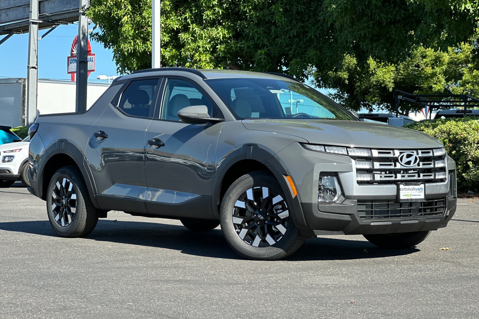 New 2026 Hyundai Santa Cruz SEL FWD image 2