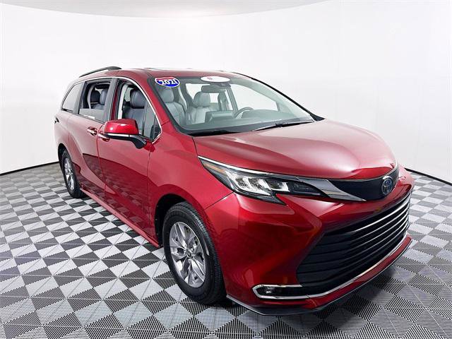 Certified 2021 Toyota Sienna XLE