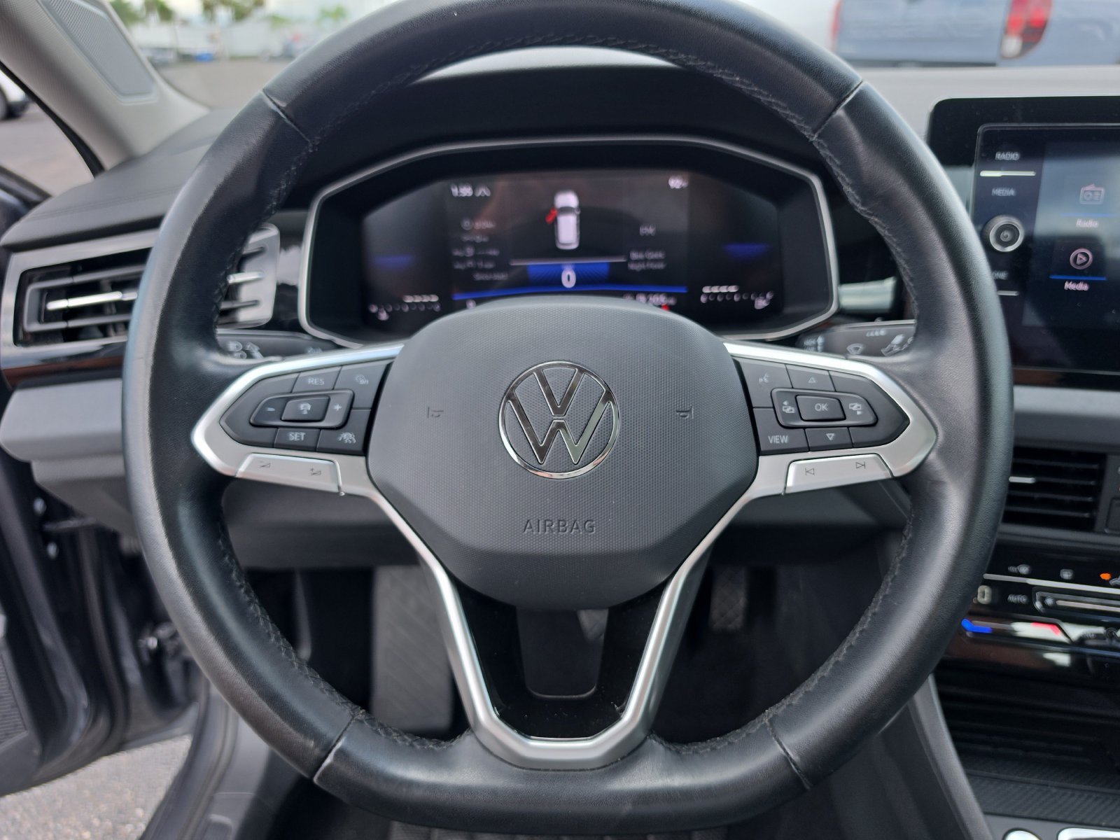 Used 2025 Volkswagen Jetta SE FWD image 25