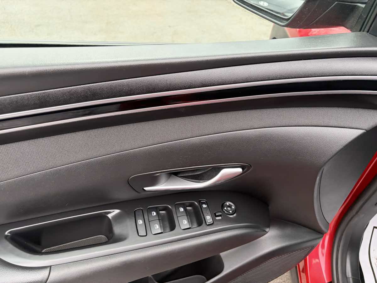 Used 2023 Hyundai Tucson SEL w/ Convenience Package AWD/4WD image 14