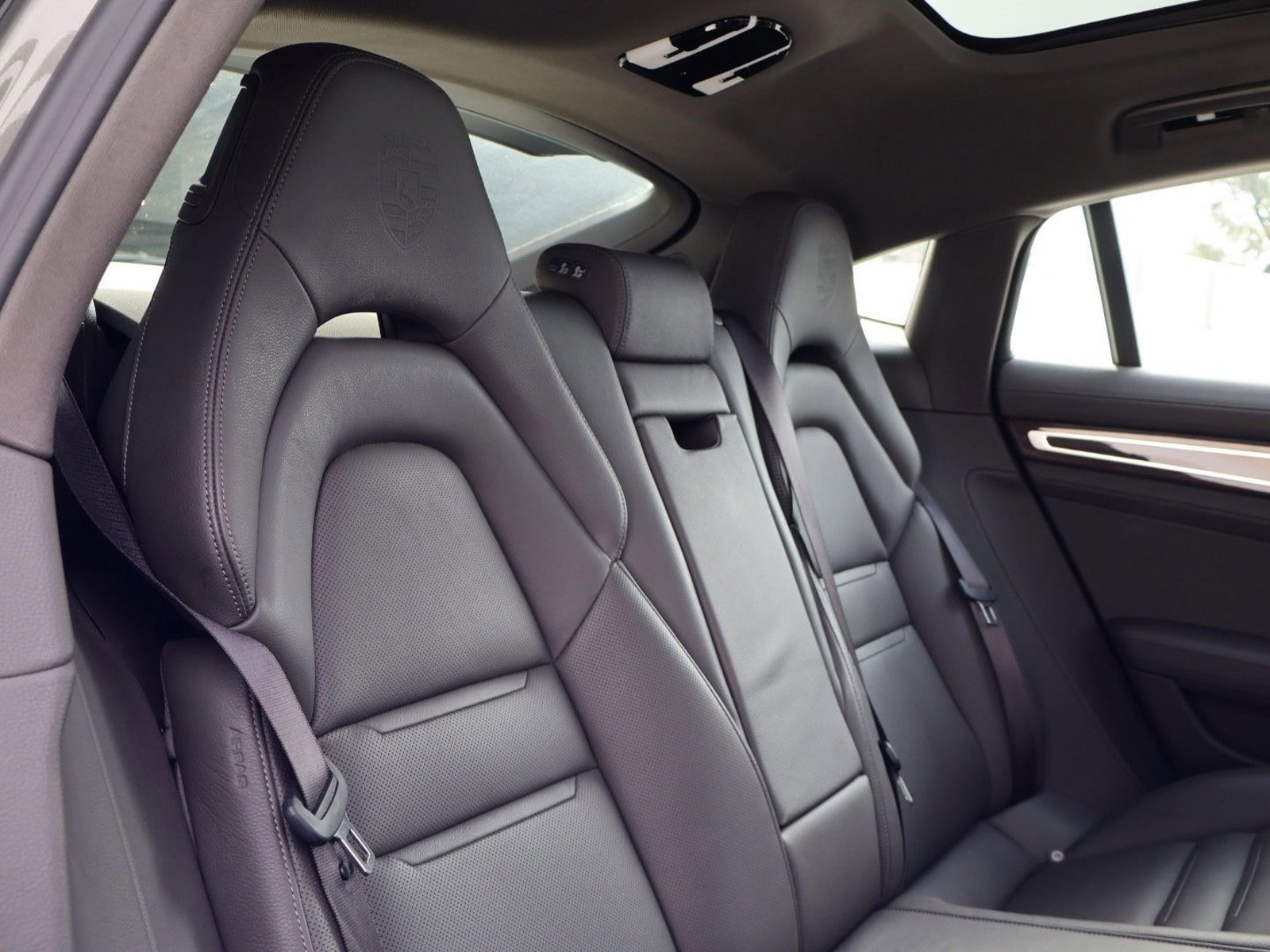 Certified 2023 Porsche Panamera Platinum Edition image 23