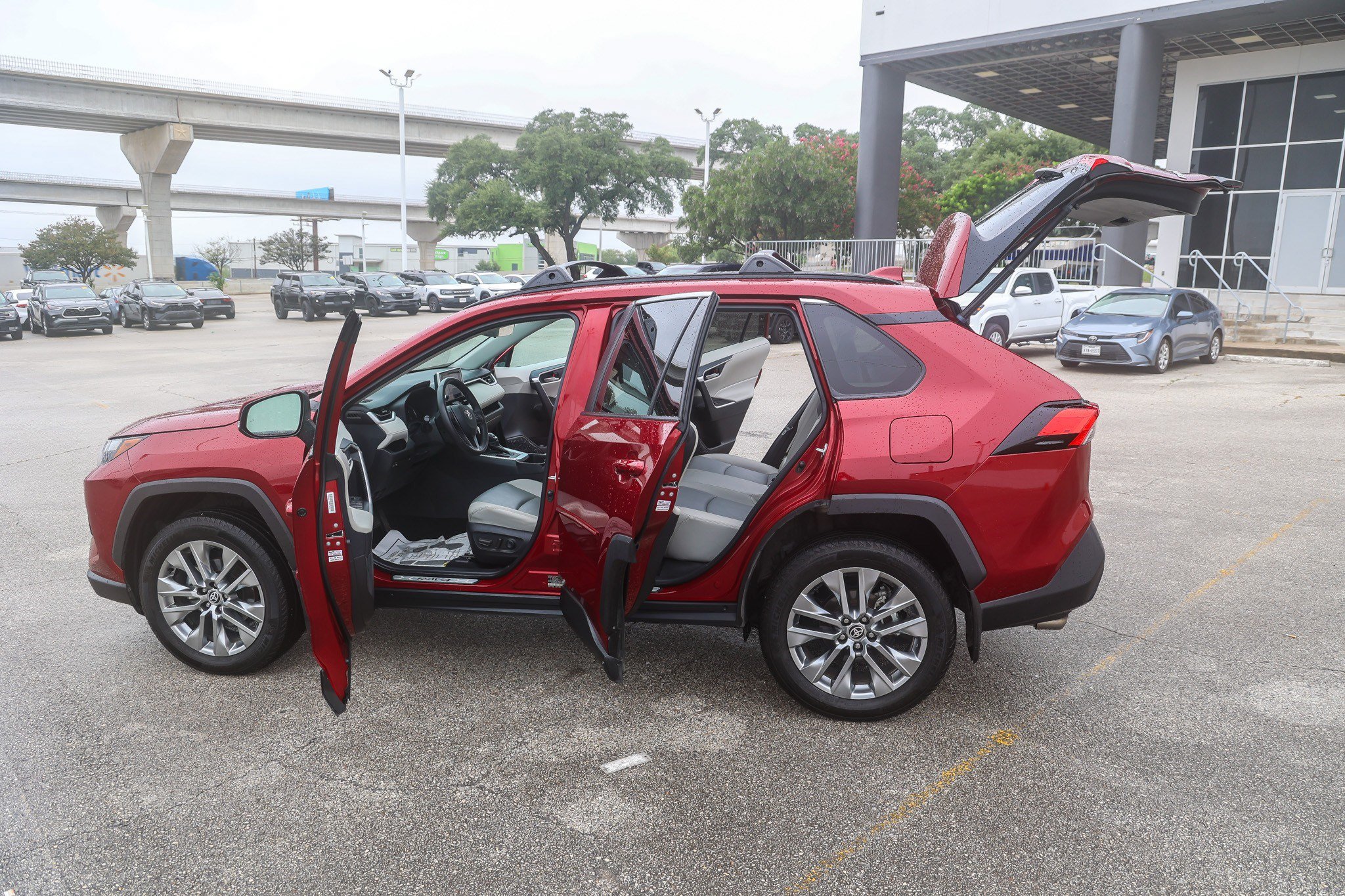 Certified 2023 Toyota RAV4 XLE Premium FWD image 11