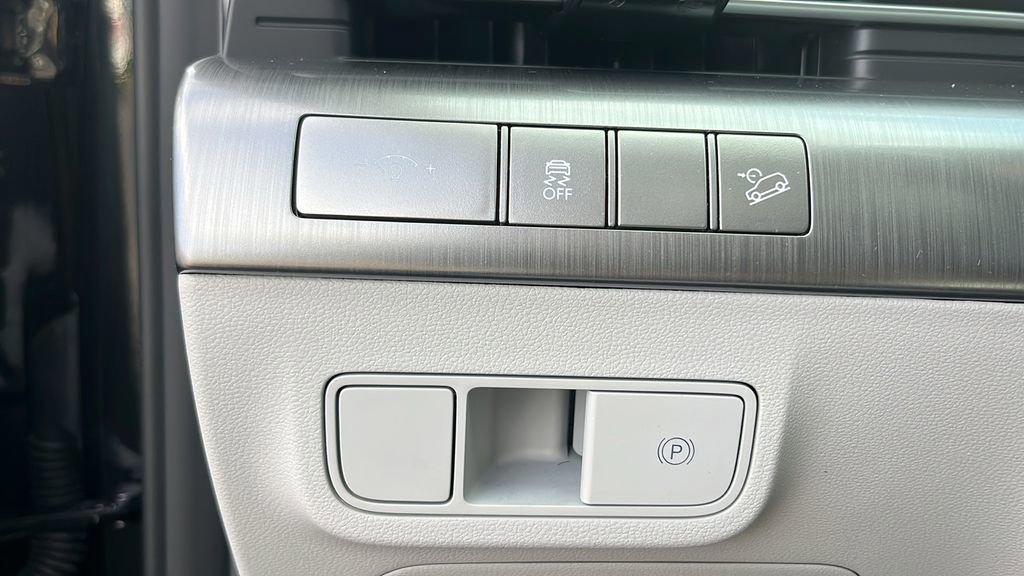 Used 2025 Hyundai Kona SEL image 14