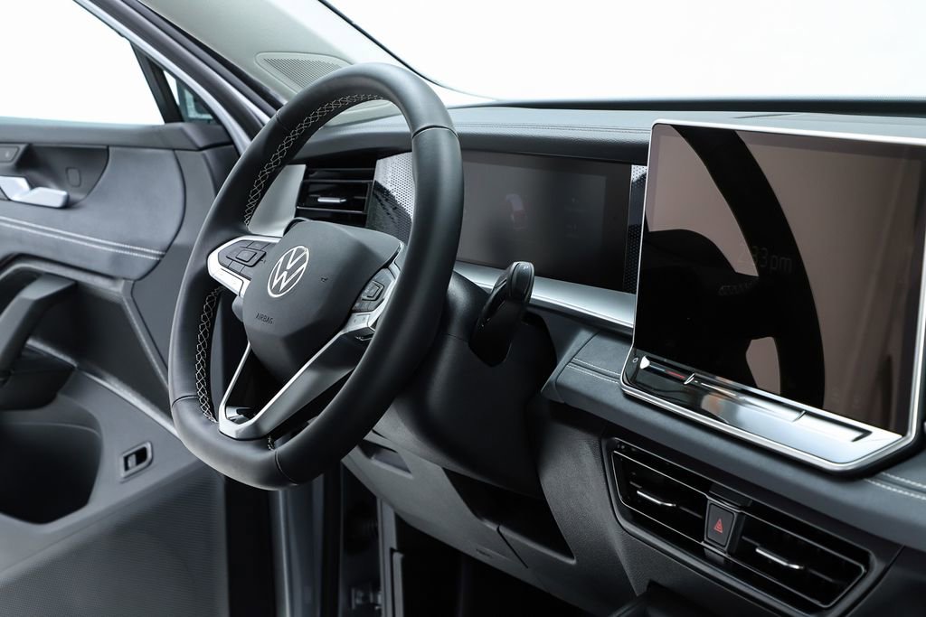 New 2026 Volkswagen Tiguan SE image 73