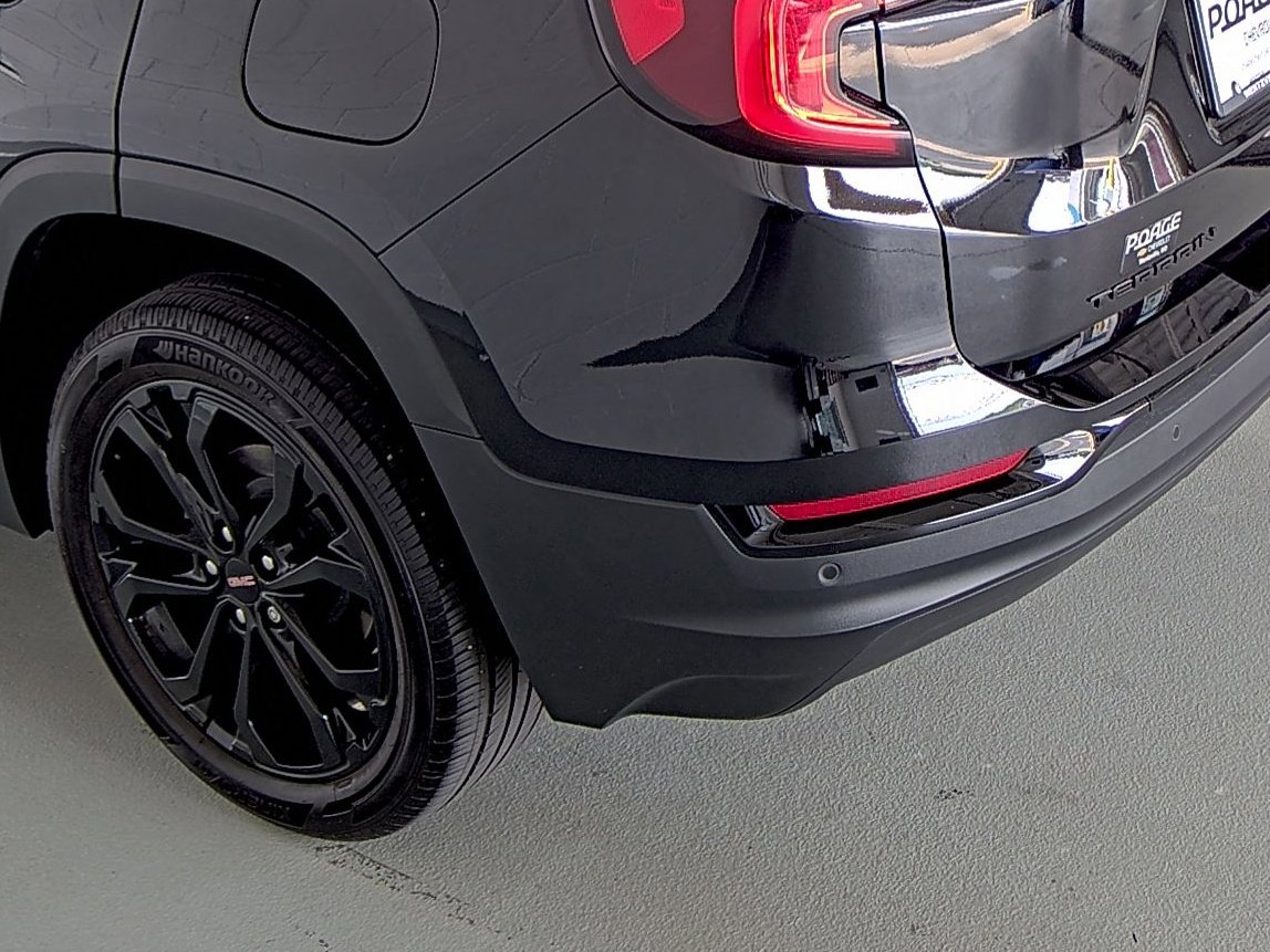 Used 2022 GMC Terrain SLT w/ Tech Package image 9