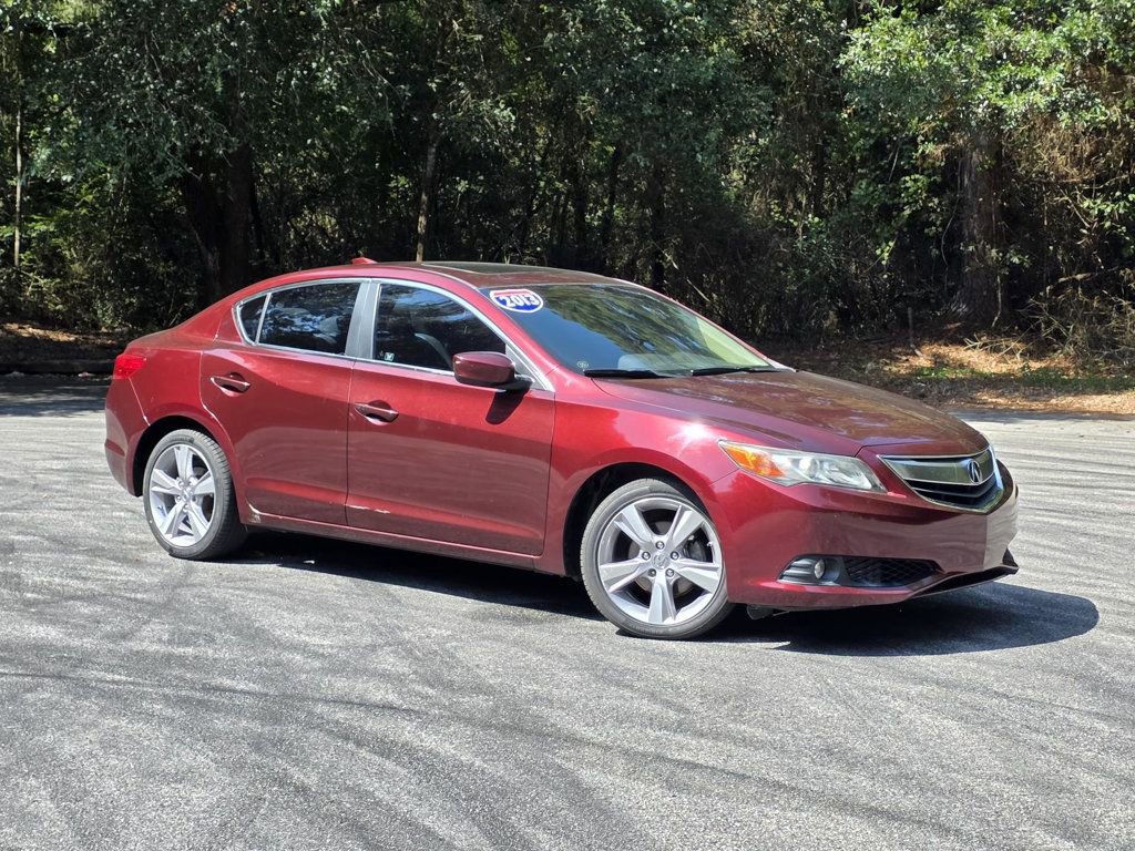 Used 2013 Acura ILX w/ Technology Package