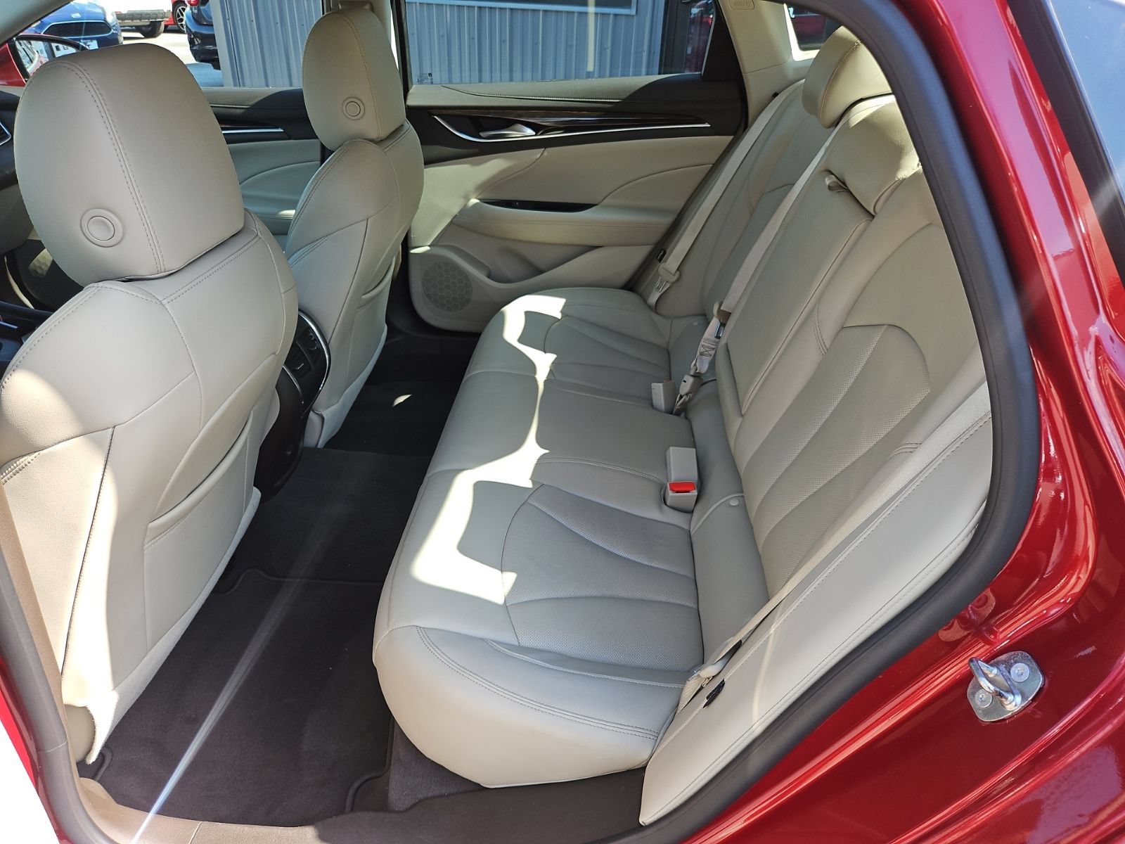 Used 2018 Buick LaCrosse Essence FWD image 15