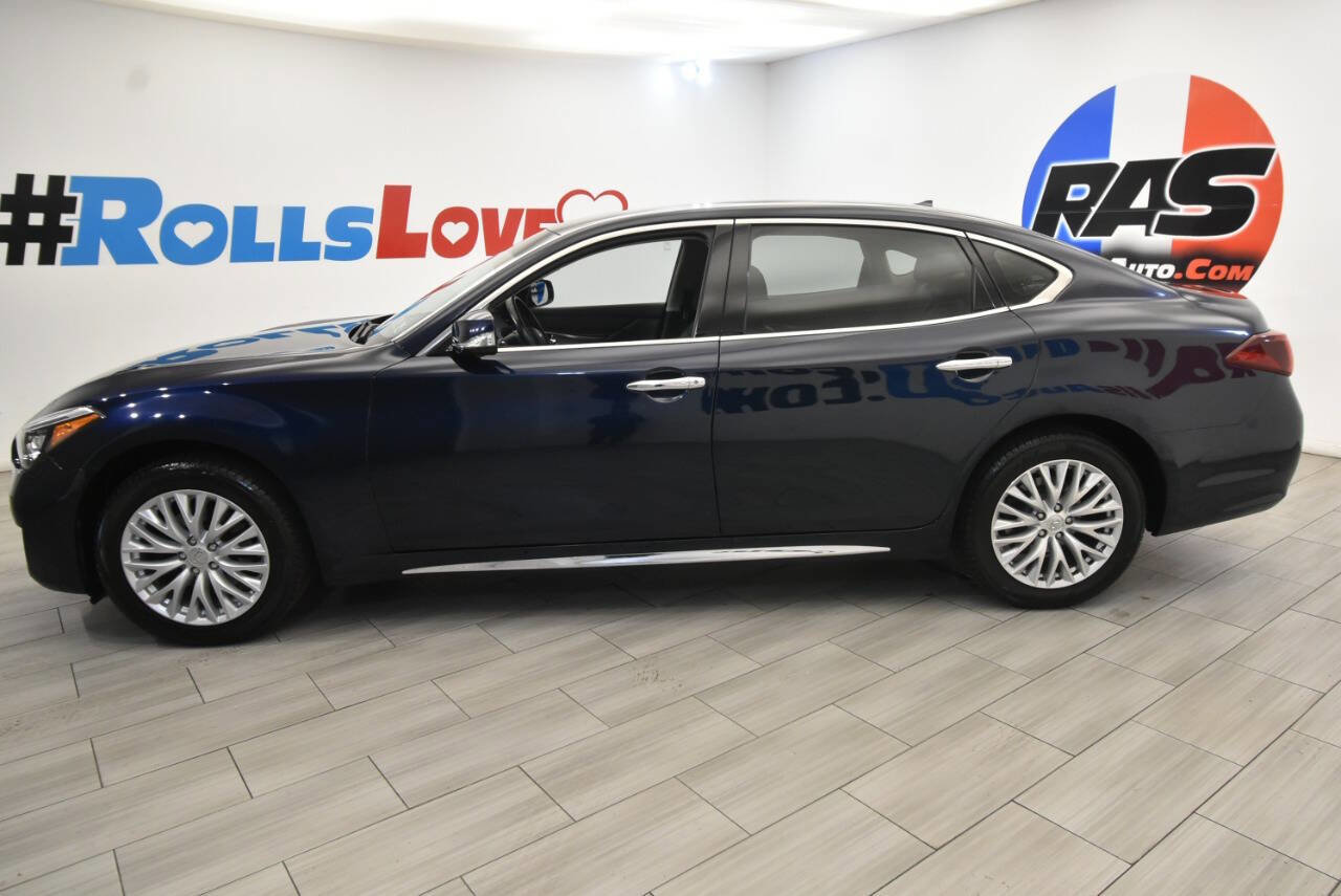 Used 2016 INFINITI Q70 L 3.7 w/ Technology Package image 2
