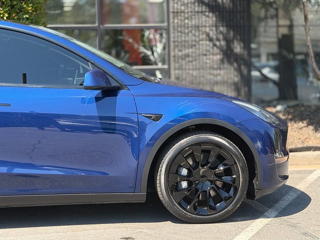 Used 2021 Tesla Model Y Long Range AWD/4WD image 24