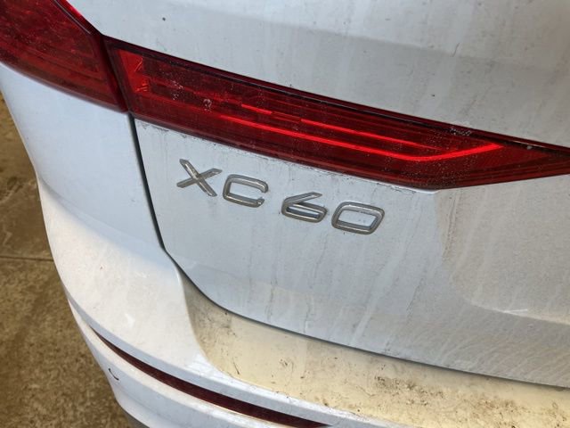 Used 2023 Volvo XC60 B5 Plus image 7