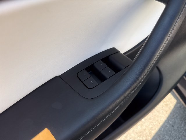 Used 2022 Tesla Model Y Long Range AWD/4WD image 10