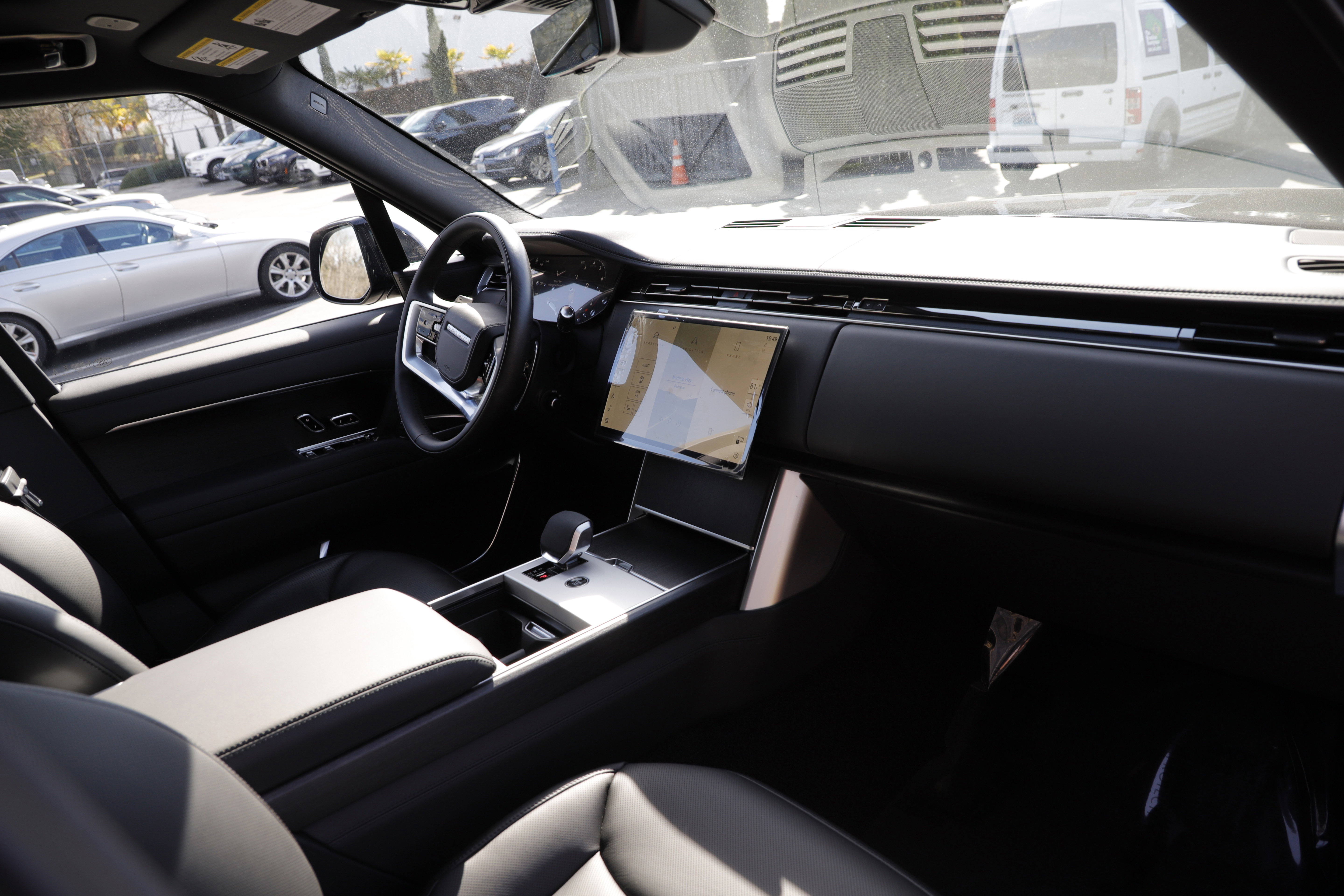 New 2026 Land Rover Range Rover Long Wheelbase SE AWD/4WD image 8