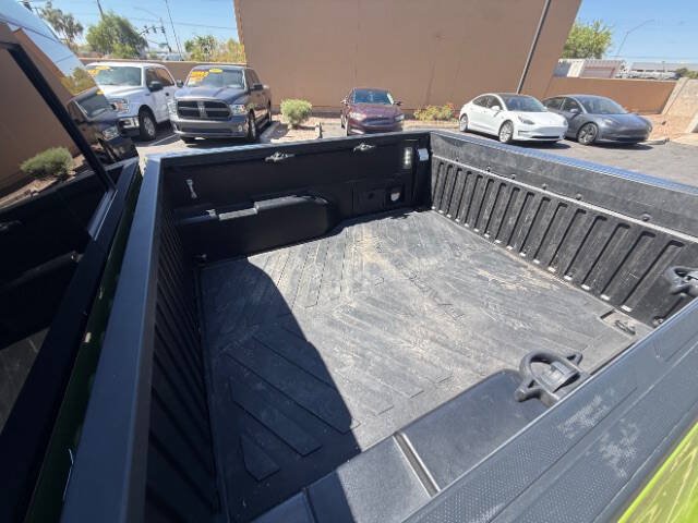 Used 2023 Toyota Tacoma TRD Sport w/ TRD Premium Sport Package AWD/4WD image 19