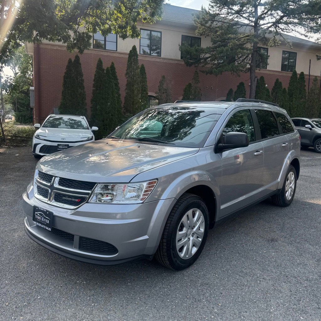 Used 2020 Dodge Journey SE w/ SE Popular Equipment Group image 2