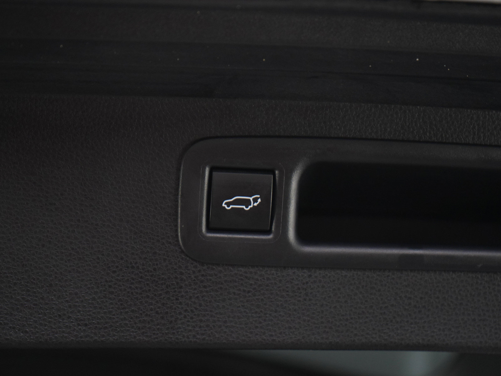 Used 2024 Toyota Highlander LE AWD/4WD image 18
