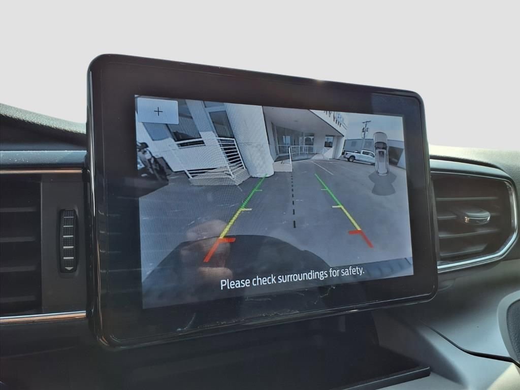 Used 2023 Ford Explorer XLT w/ Equipment Group 202A image 11