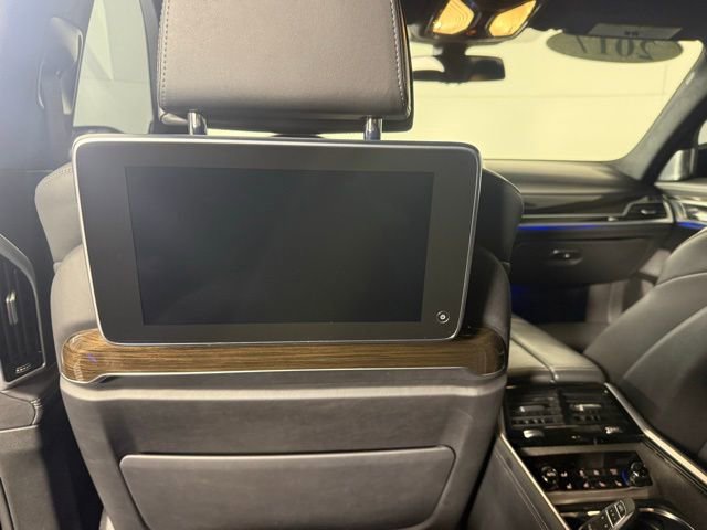 Used 2017 BMW ALPINA B7 xDrive image 26