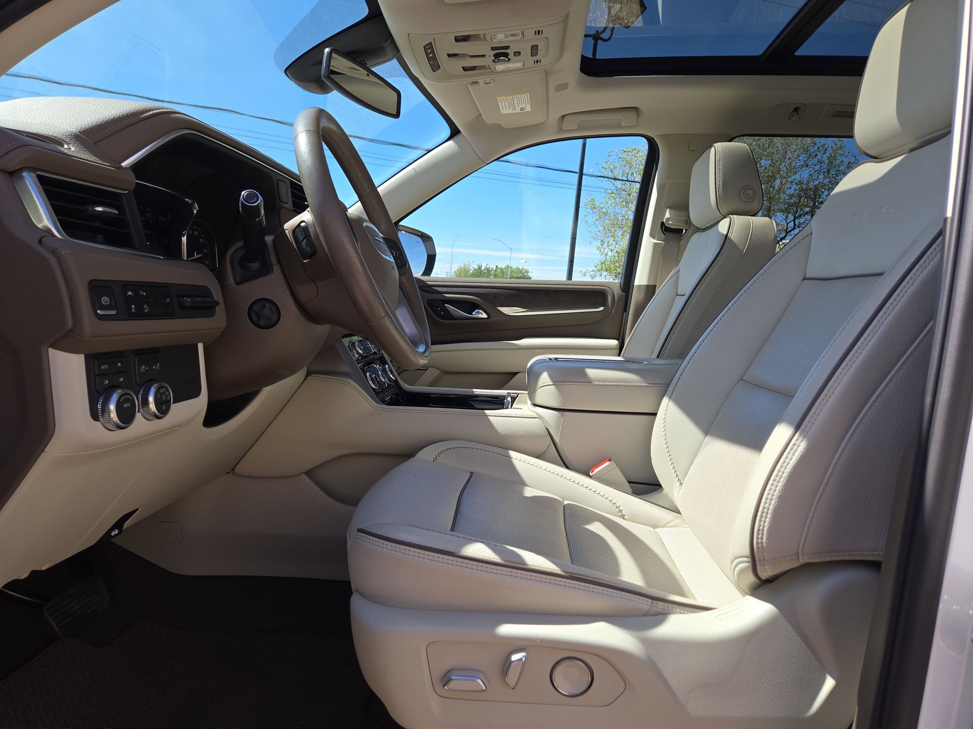 Used 2021 GMC Yukon Denali image 16