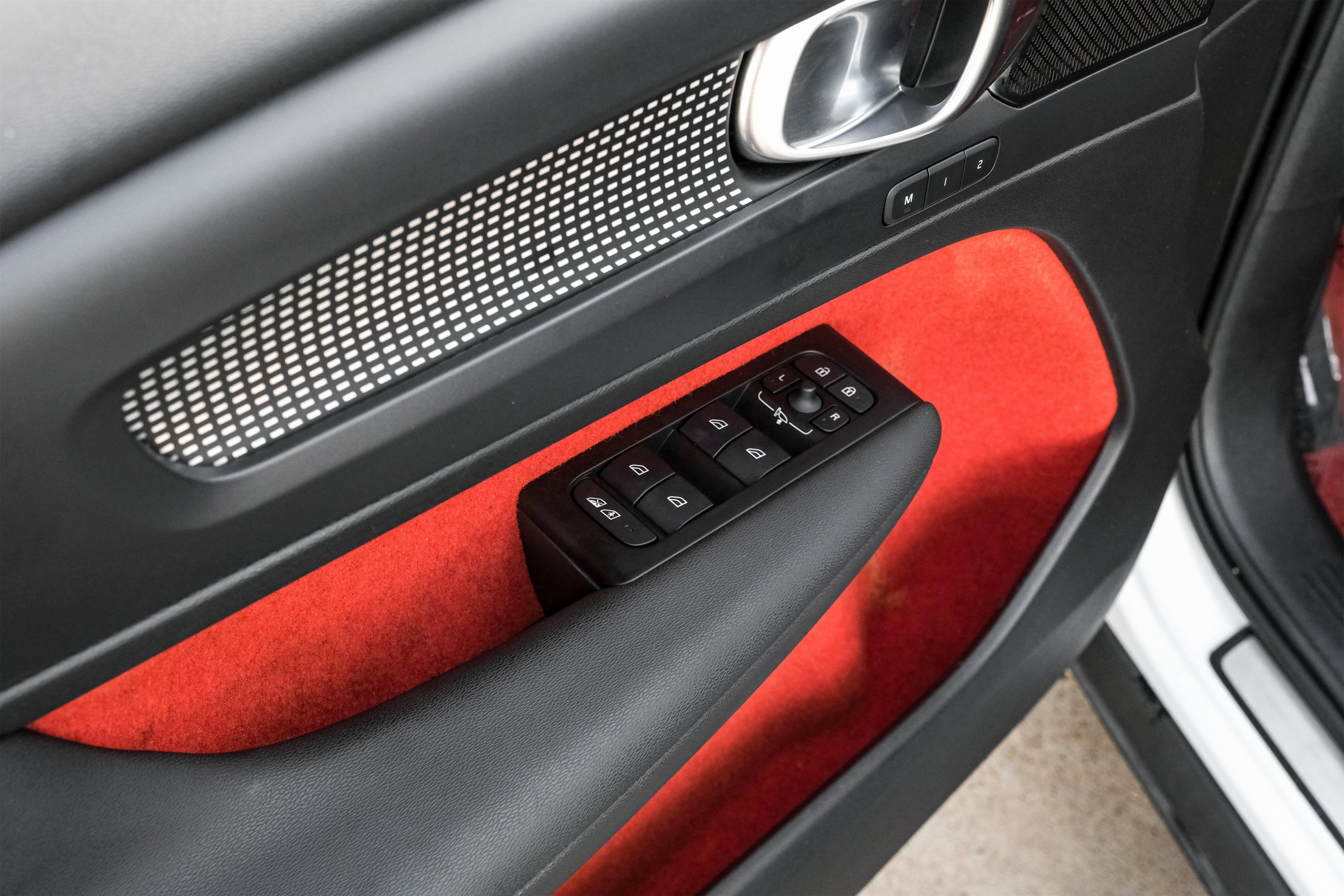 Used 2021 Volvo XC40 T4 R-Design image 46