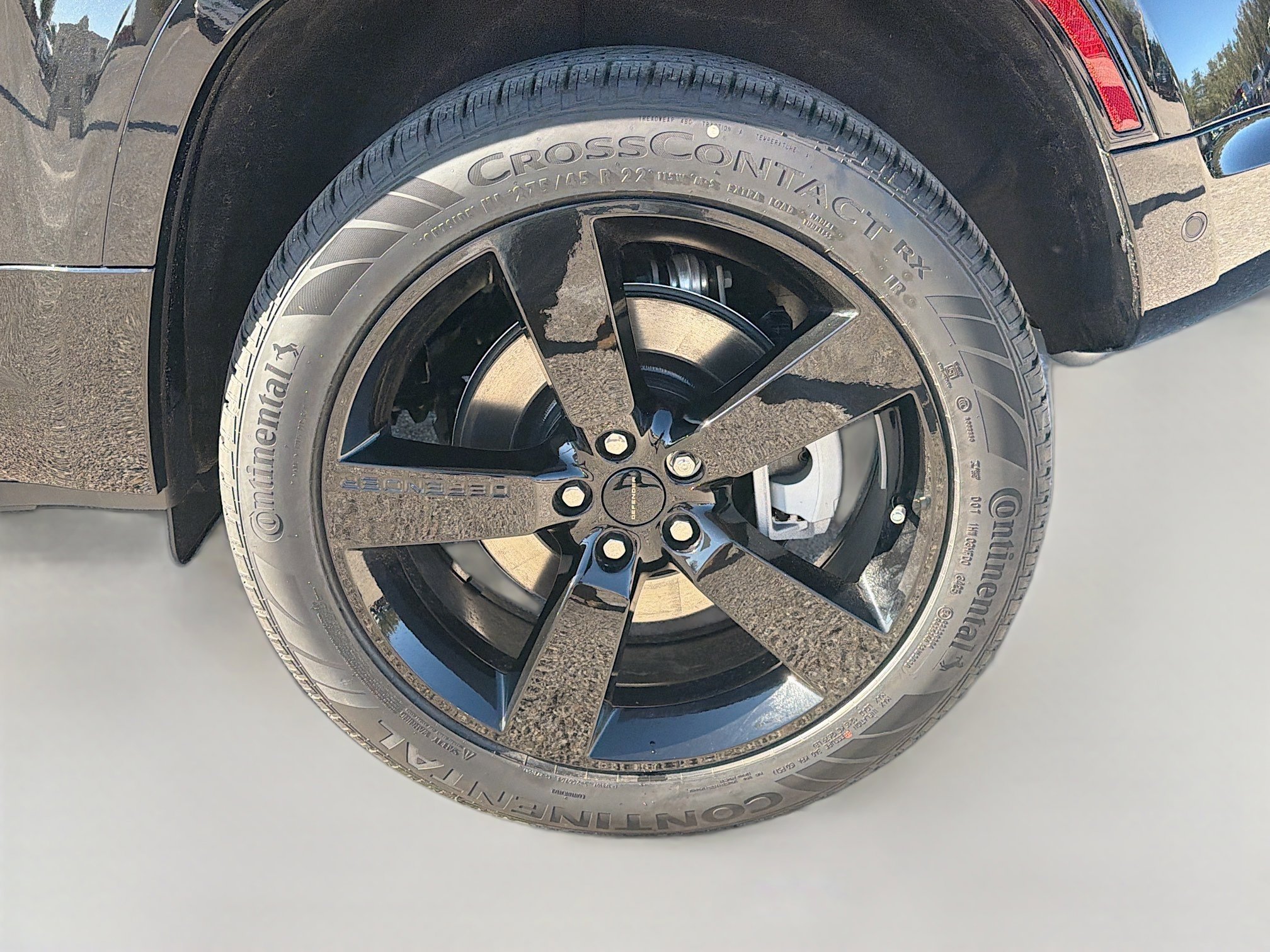 New 2026 Land Rover Defender 110 X-Dynamic SE image 40