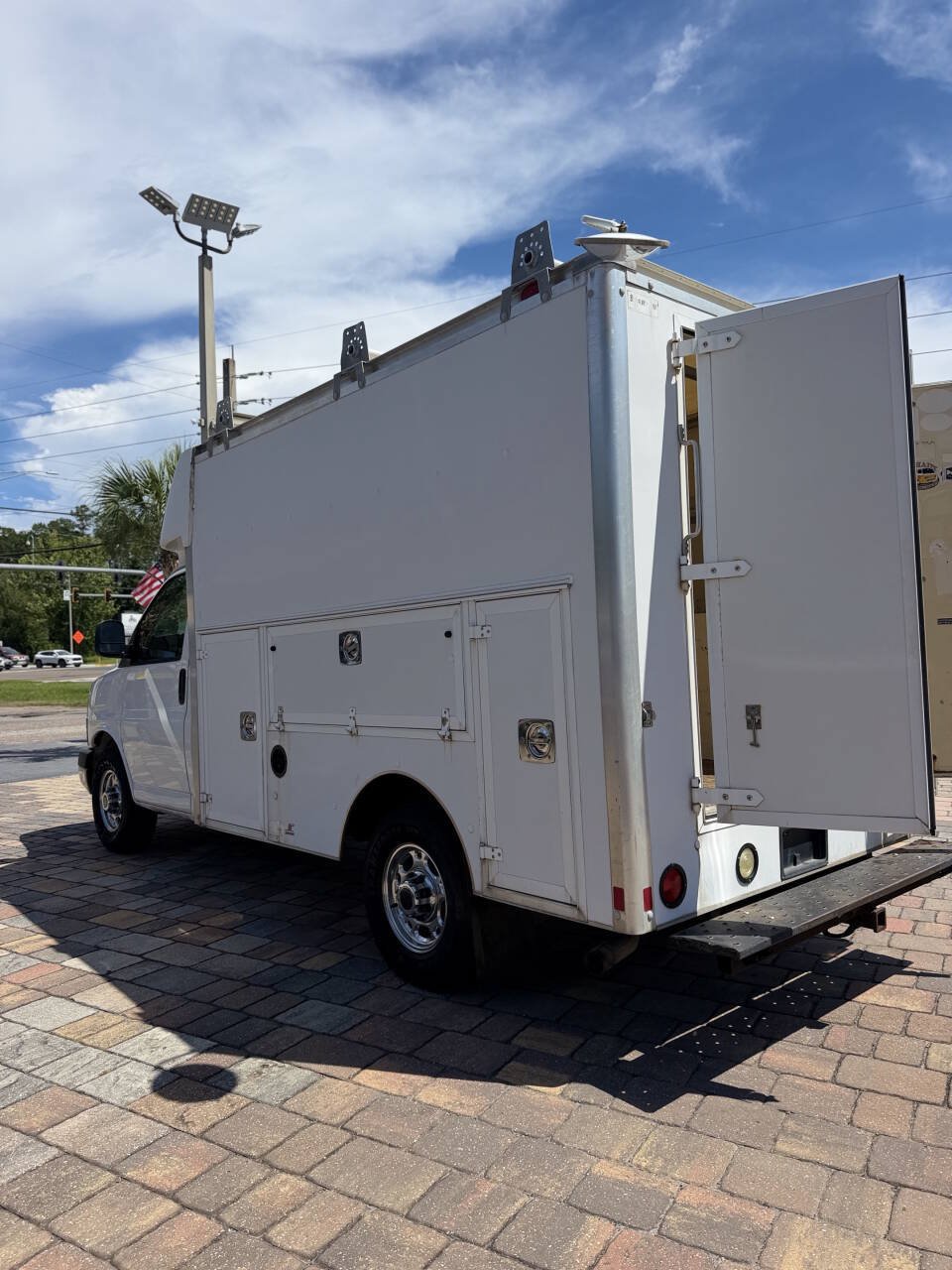 Used 2012 Chevrolet Express 3500 RWD image 16