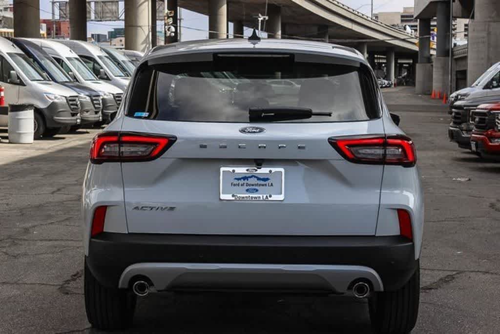 New 2024 Ford Escape Active w/ Tech Pack #2 FWD image 5