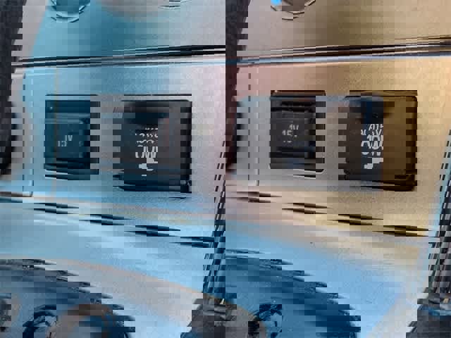 Used 2007 Pontiac Vibe w/ Sun And Sound Package image 25