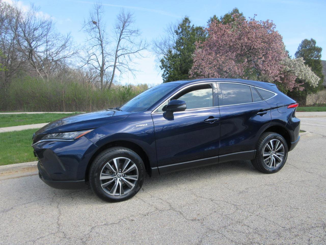 Used 2021 Toyota Venza LE w/ Carpet Mat Package (TMS) AWD/4WD image 26