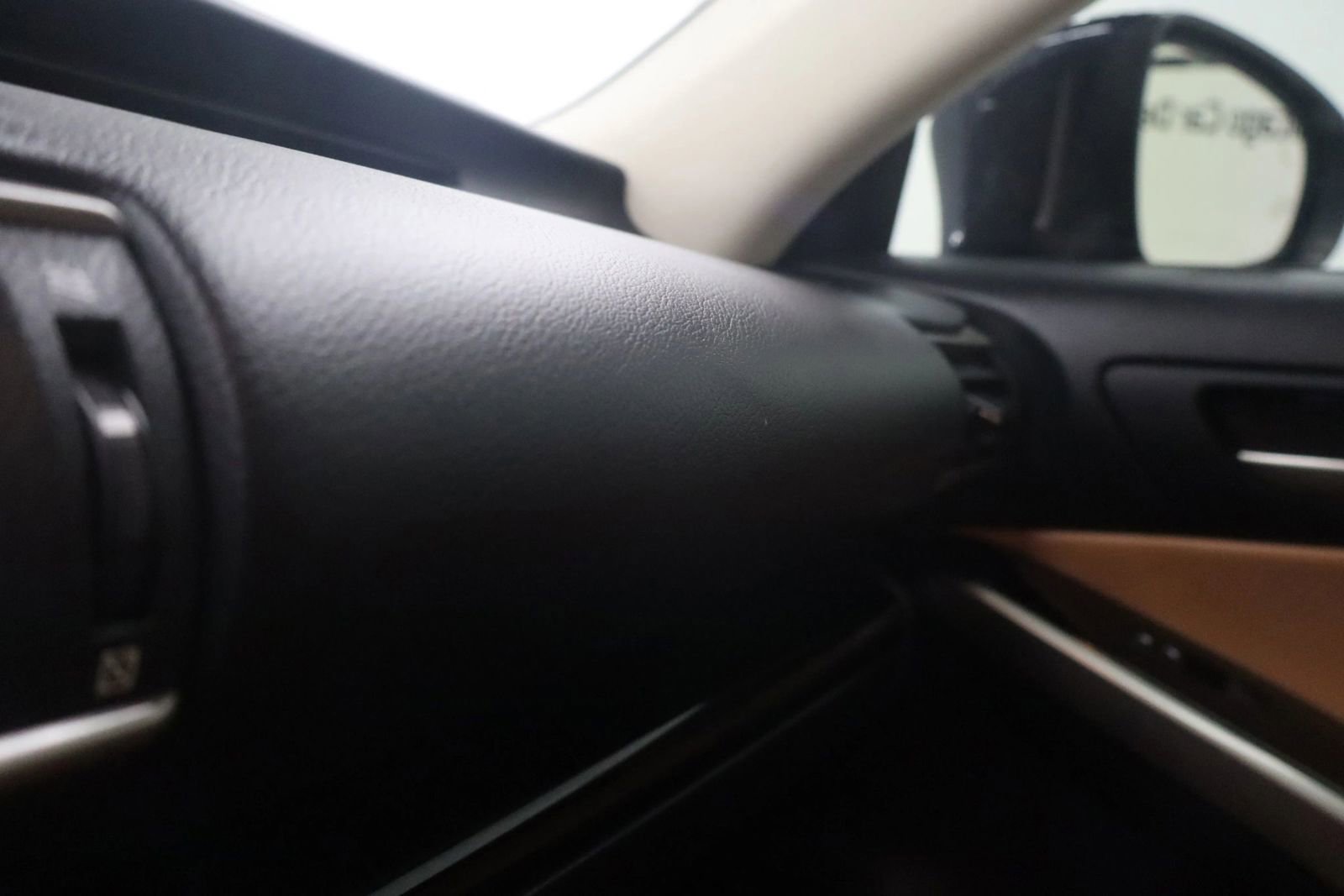 Used 2018 Lexus IS 300 AWD w/ Comfort Package image 33