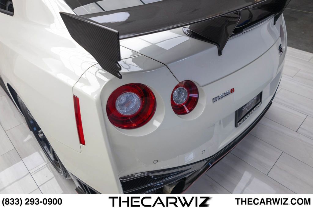 Used 2018 Nissan GT-R NISMO AWD/4WD image 21