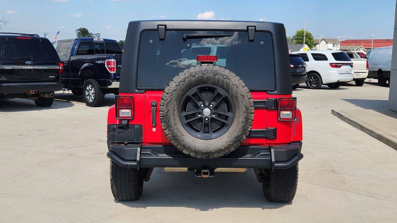 Used 2017 Jeep Wrangler Unlimited Sahara AWD/4WD image 4