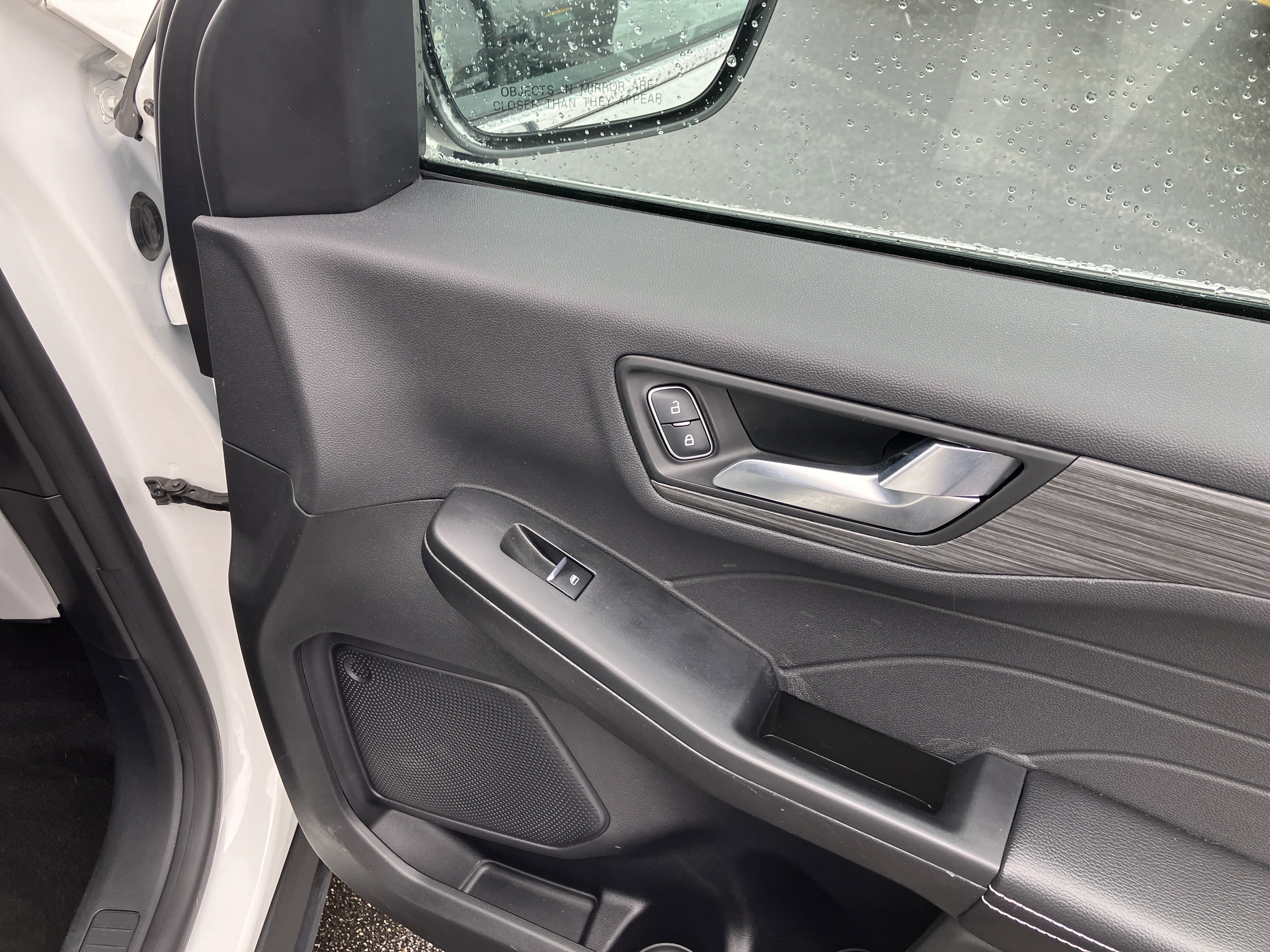 Used 2023 Ford Escape Platinum image 10