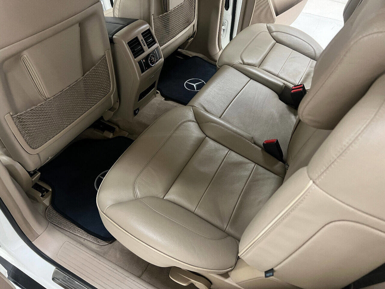 Used 2014 Mercedes-Benz GL 550 4MATIC image 65