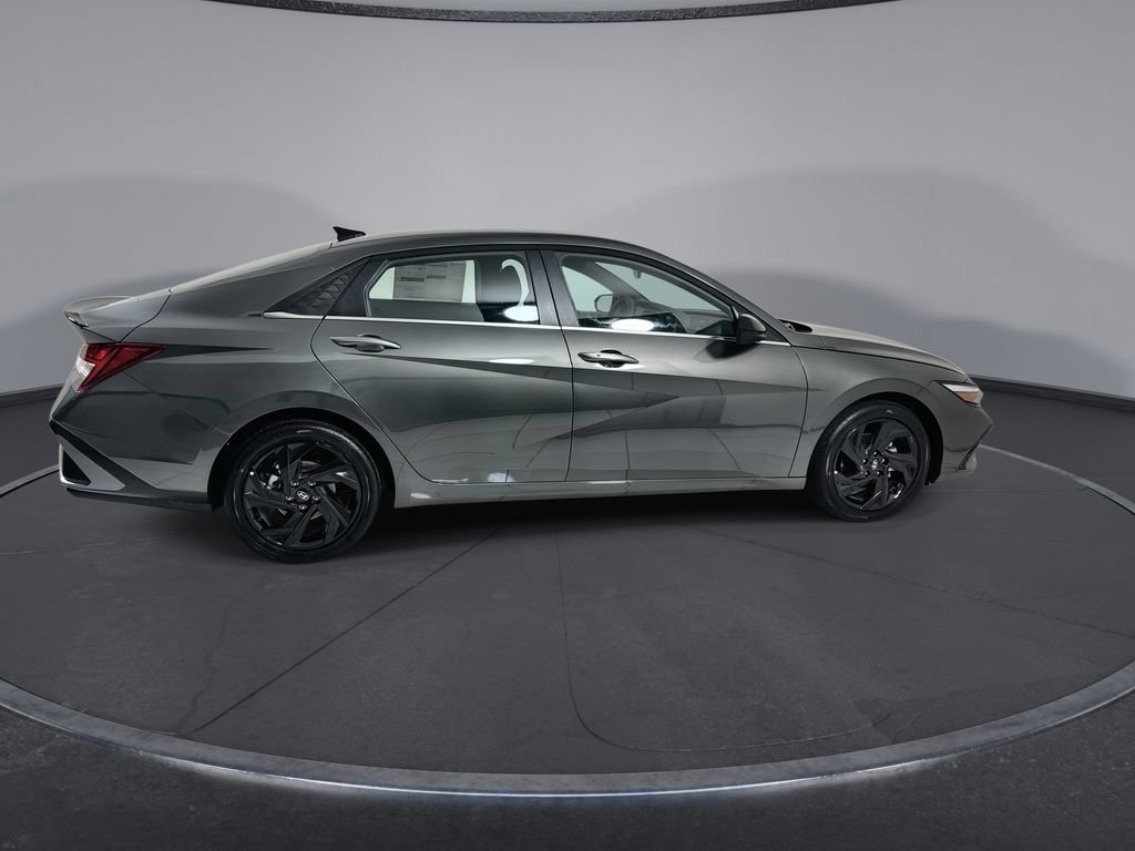 New 2026 Hyundai Elantra SEL Sport Premium FWD image 9