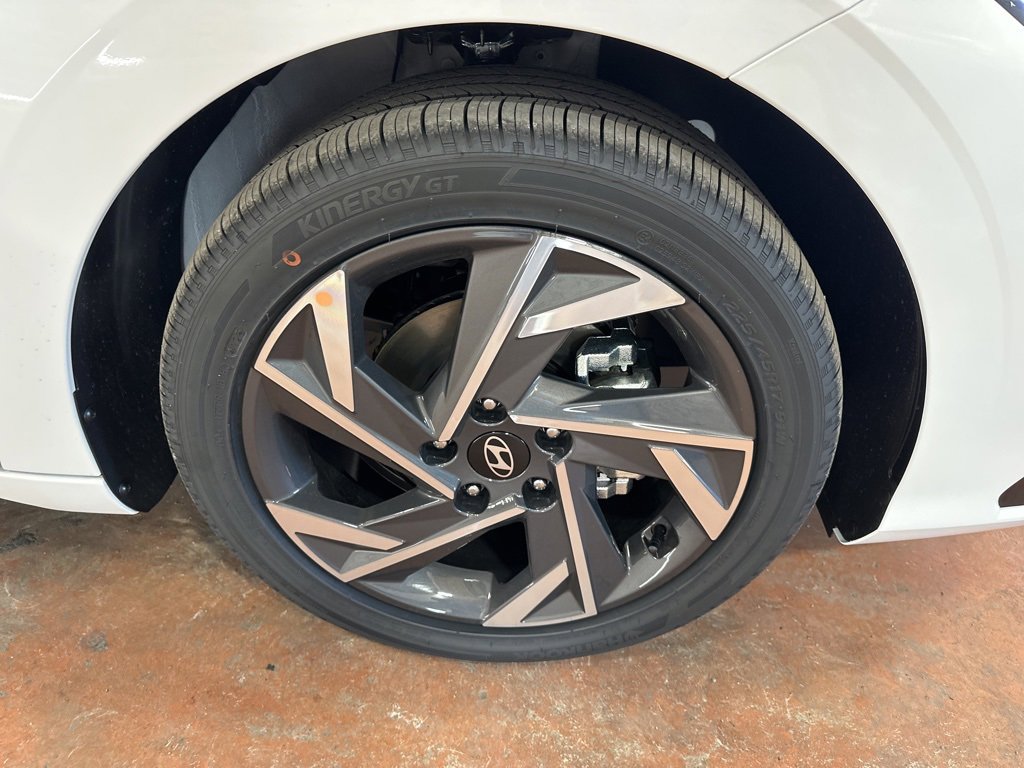 New 2026 Hyundai Elantra Limited image 10