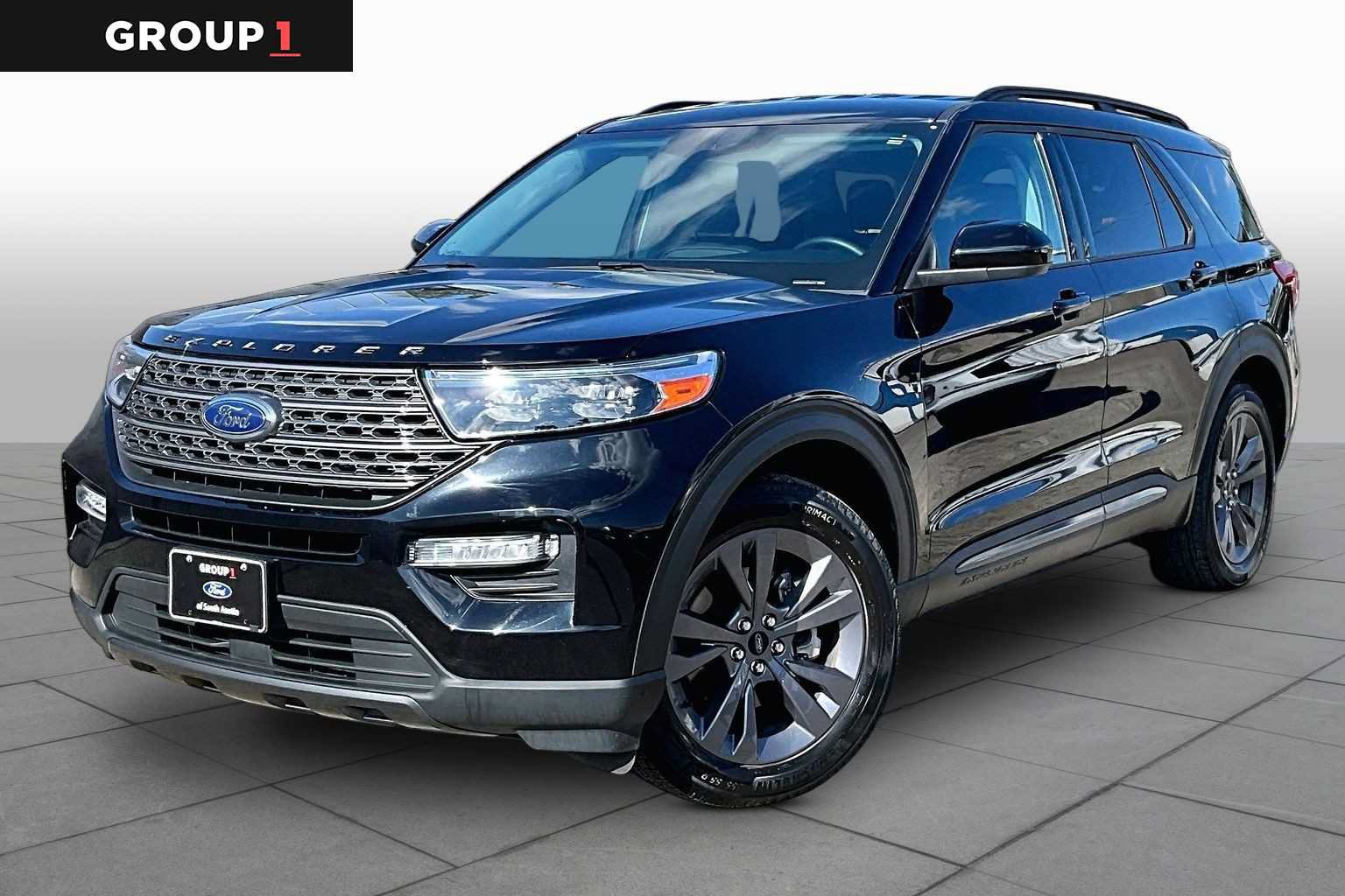 Certified 2024 Ford Explorer XLT w/ Equipment Group 202A RWD image 1
