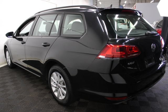 Used 2017 Volkswagen Golf S FWD image 7