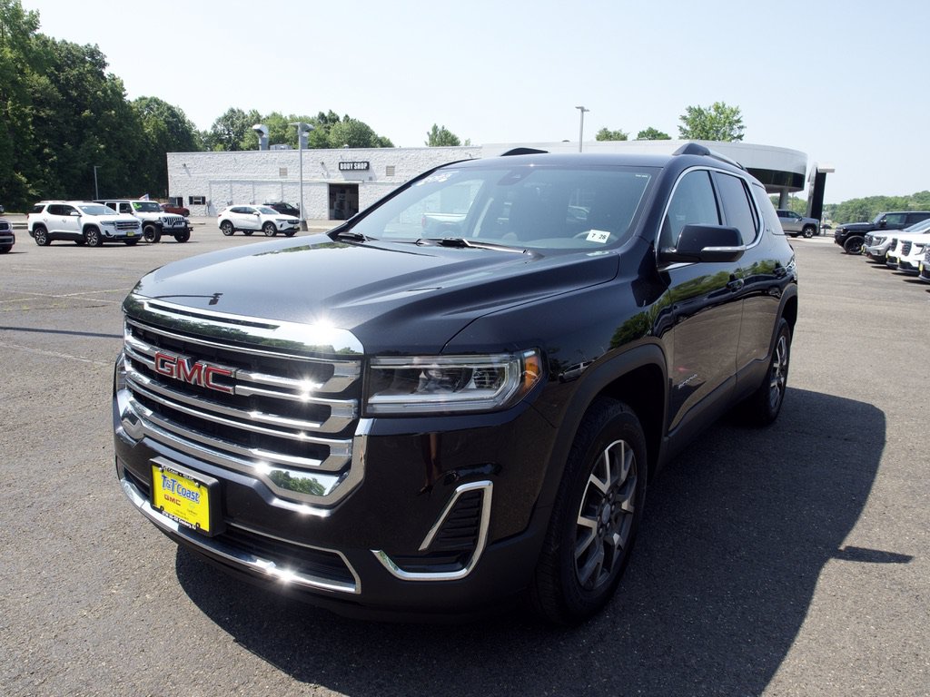 Certified 2023 GMC Acadia SLE w/ Driver Convenience Package FWD image 1