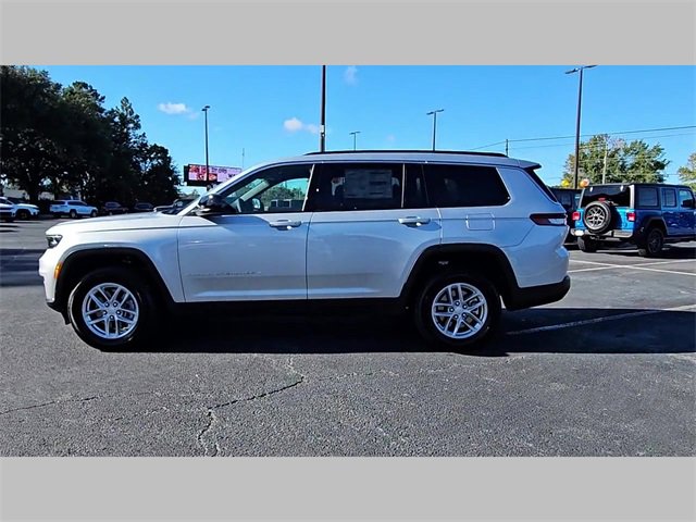 New 2025 Jeep Grand Cherokee L Laredo image 26