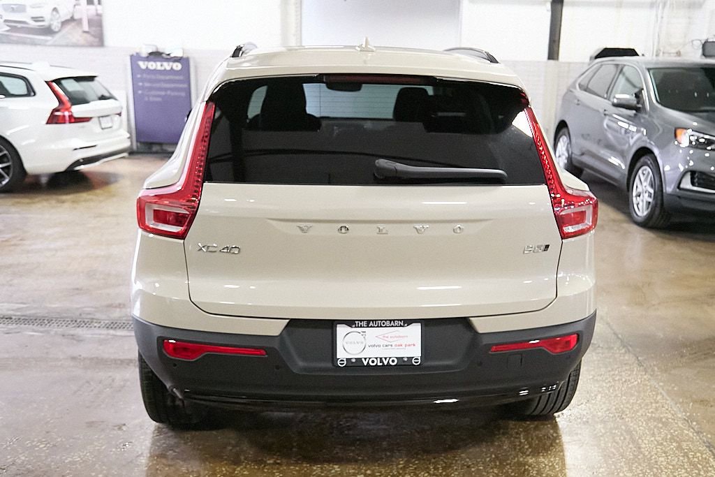 New 2026 Volvo XC40 B5 Ultra w/ Climate Package image 8