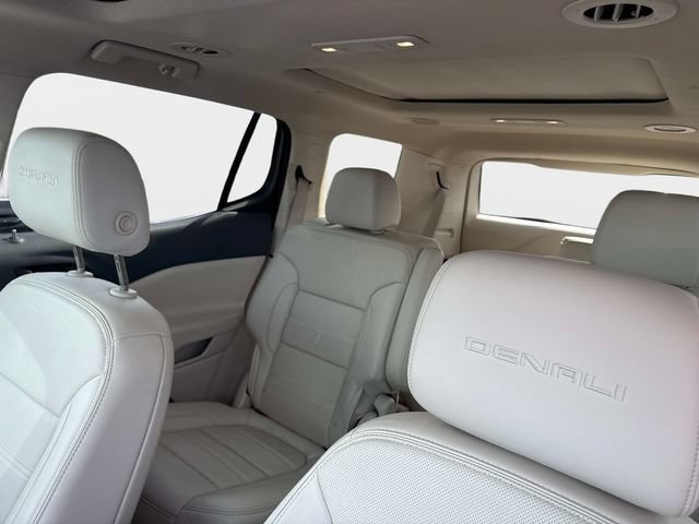 Used 2023 GMC Acadia Denali w/ Denali Ultimate Package FWD image 17